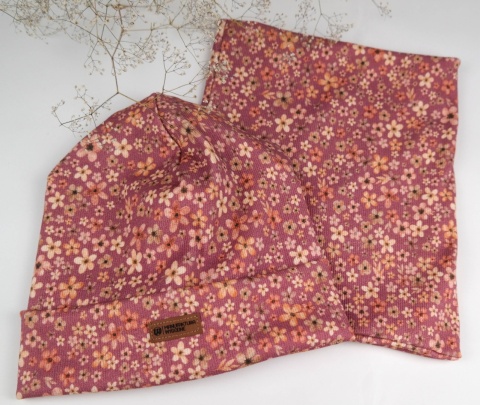 Czapka z prążka z kominem - kwiaty