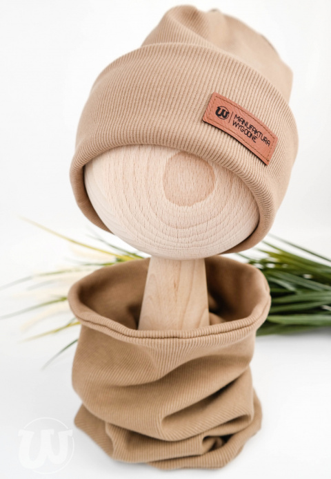 Czapka z prążka z kominem -kawa z mlekiem Czapka z prążka z kominem -kawa z mlekiem