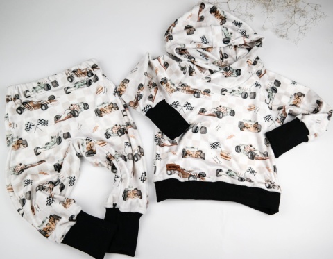 Dres welurowy dla chłopca: Wyścigówki