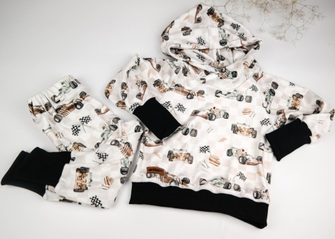 Dres welurowy dla chłopca: Wyścigówki