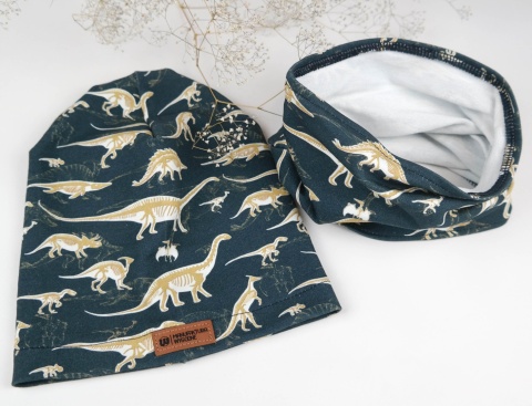 Lekka czapka z kominem we wzory