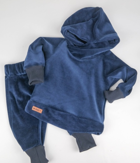 Dres dziecięcy welurowy różne kolory