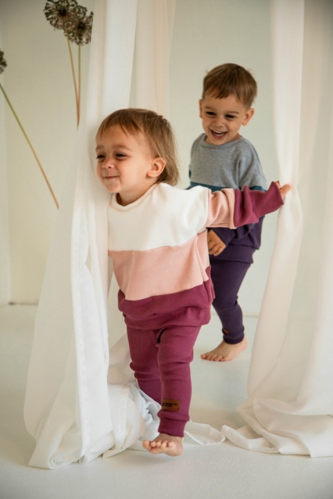 Legginsy dziecięce z prążka: różne kolory